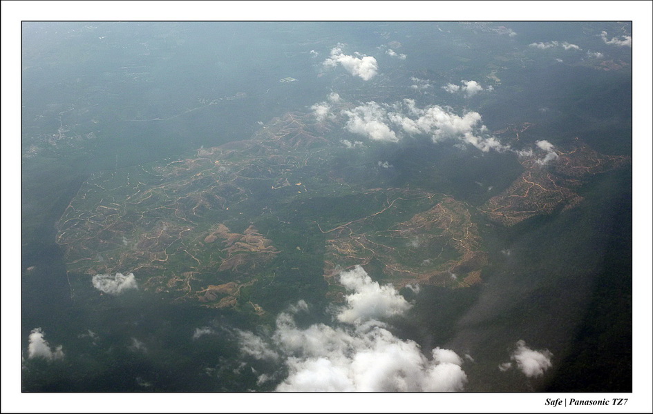 2011 - 08 - Dans les airs 08